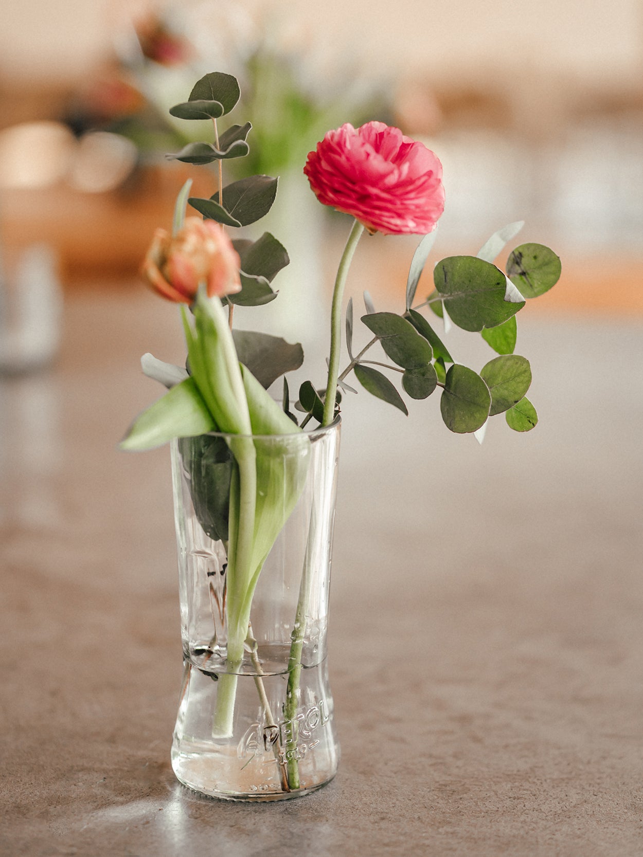 Vase oder richtig großes Glas - aus der Aperol Flasche