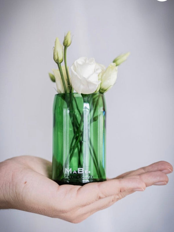 Vase aus der Piccolo Sekt Flasche in Flaschengrün