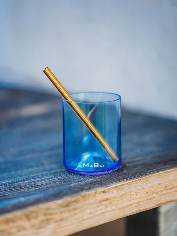 Bunte Gläser & bunter Glashalm dazu - wie schön ist das denn ? Geschenkidee für Design Fans