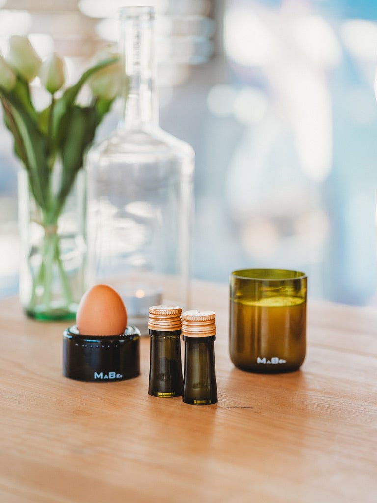 Set: Salz- & Pfefferstreuer + 2 Trinkgläser + 2 Eierbecher - perfekte Geschenkidee für Hochzeit & Einzug