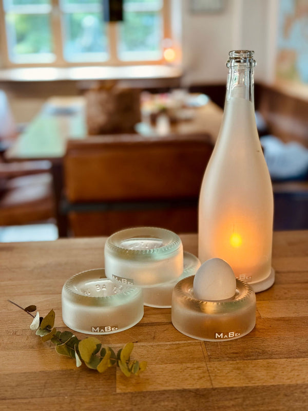 1 Eierbecher aus der satinierten Sektflasche - Freixenet - MaBe®