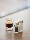 Set: Salz- & Pfefferstreuer + 2 Trinkgläser + 2 Eierbecher - perfekte Geschenkidee für Hochzeit & Einzug