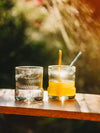 Glas mit schräger Struktur - nicht nur für schräge Vögel