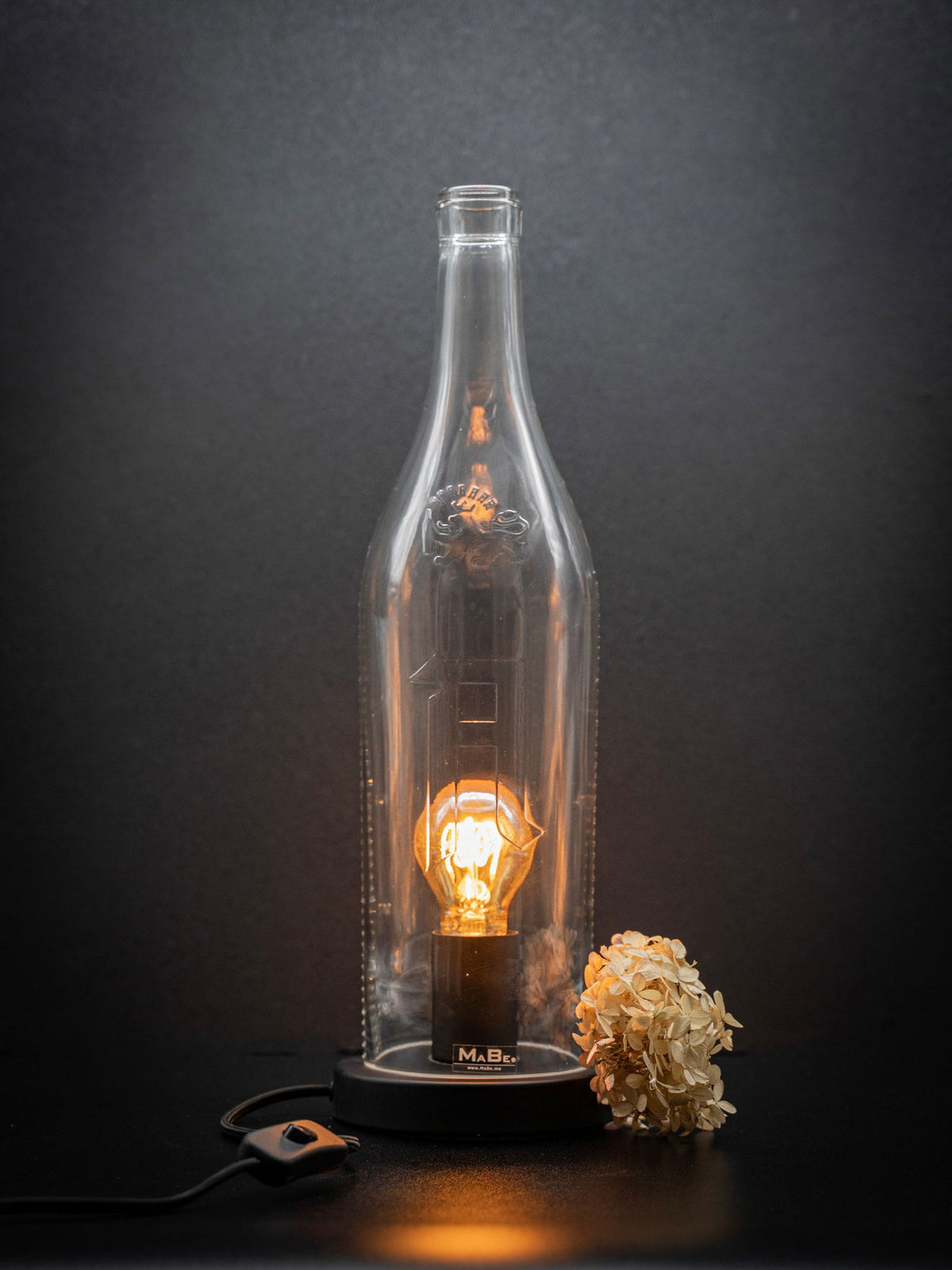 Big Bottle TischLampe (40cm) 3l Weinbrand mit Prägung - MaBe®