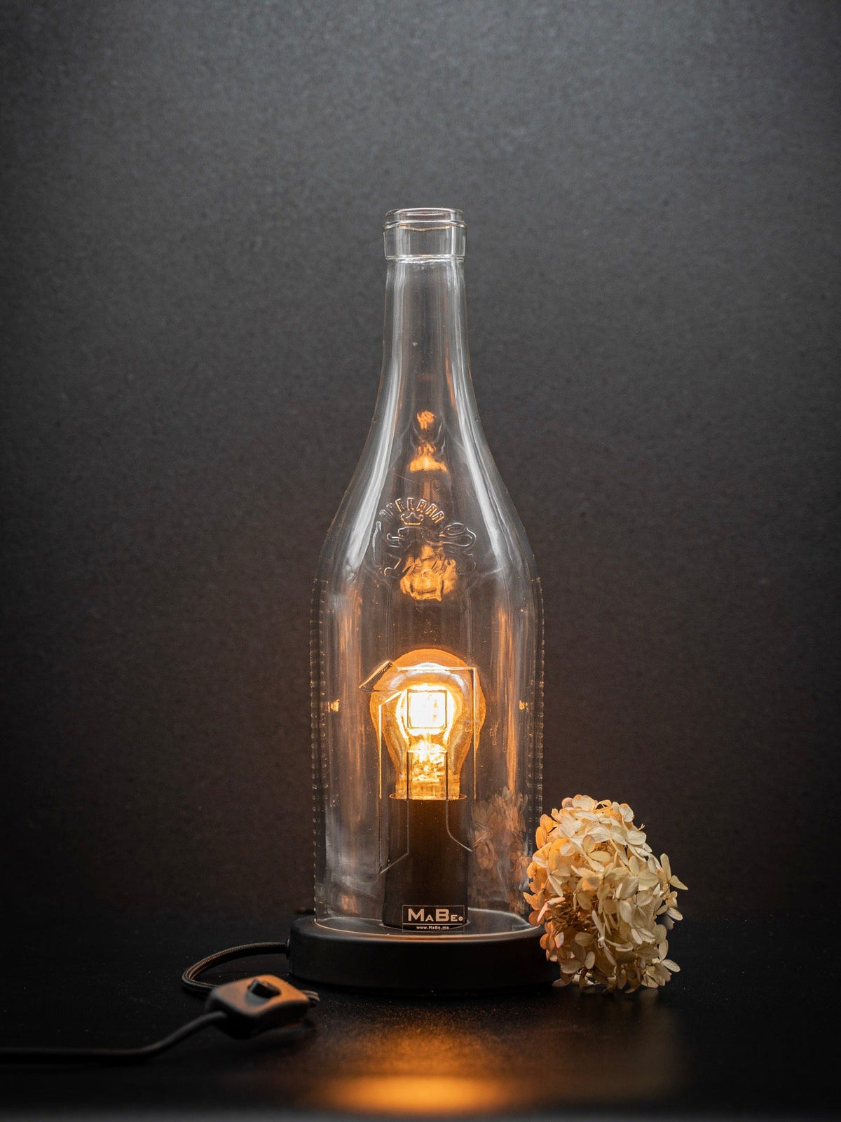 Big Bottle TischLampe (35cm) 3l Weinbrand mit Prägung - MaBe®