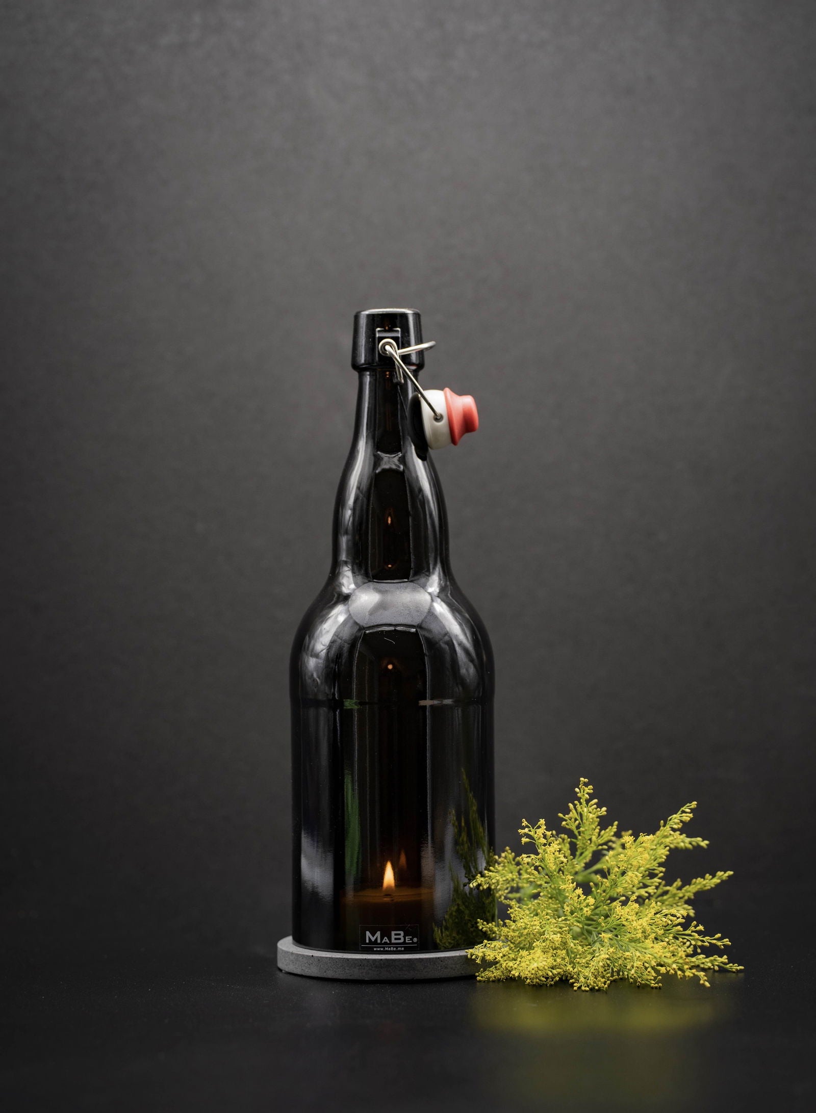 Bier Windlicht (35cm) UPCYCLING aus der 2 l Flasche mit schwarzer Untersetzer - MaBe®