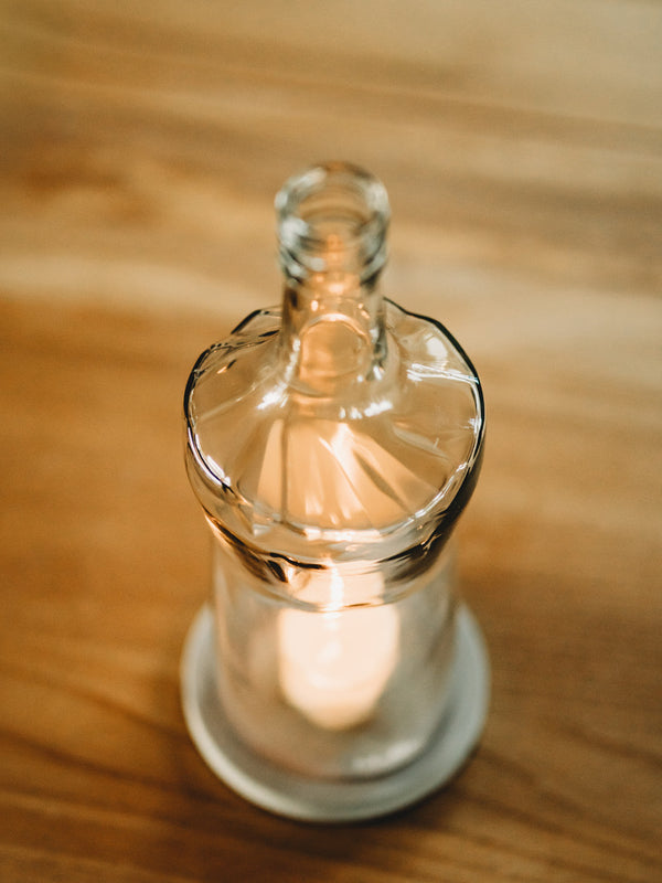 Schlicht und Schön mit dem gewissen Etwas - Windlicht aus einer Wodka Falsche