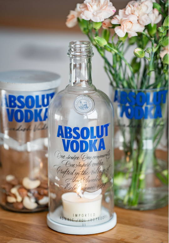 Vase aus der Wodka Flasche ♻️ Nachhaltig, Upcycling, Witzig ✨ Geschenkidee, Handmade in Germany