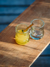 Glas mit schräger Struktur - nicht nur für schräge Vögel