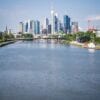Frankfurt -Skyline vom Main aus -  Fotoquadrat von KILA (Kopie) - MaBe®