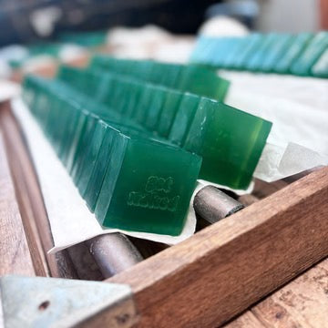 Get naked 🟩  Design Glycerinseife Wild Green - dearsoap