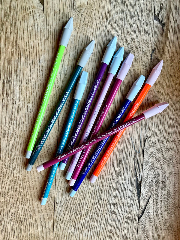 Bleistift mit Zitat von Friedrich der Große - "Ein wahrer Freund ..." - von CEDON