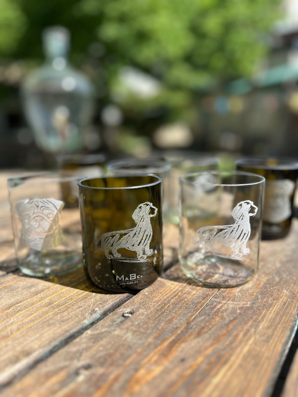 Dackel auf dem Glas - Lasergravur 🐶 witziges Glas für die Dachshund Gemeinde