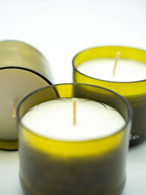 Kerze im Flaschenunterteil in oliv 30h Brenndauer - MaBe®
