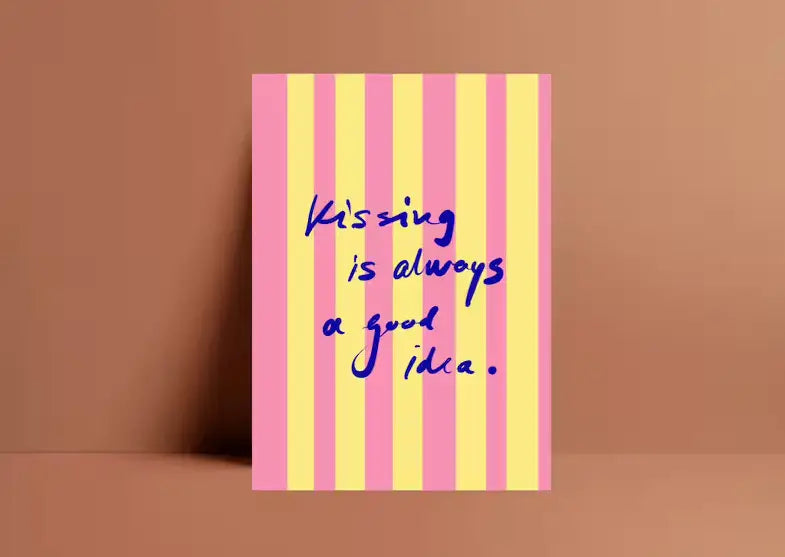 Kissing is always a good idea - Postkarte von Ute Arnold - hej ibiza