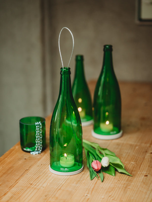 Windlicht zum Hängen aus alten Apfelwein- und Apfelsaft Flaschen aus dem Odenwald