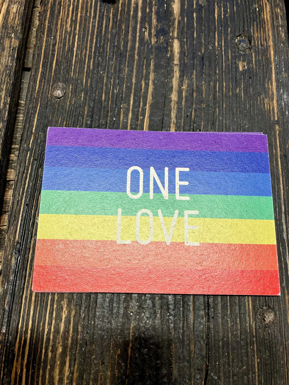ONE LOVE 🌈 Postkarte - aus Graspapier von herr biene - Hamburg