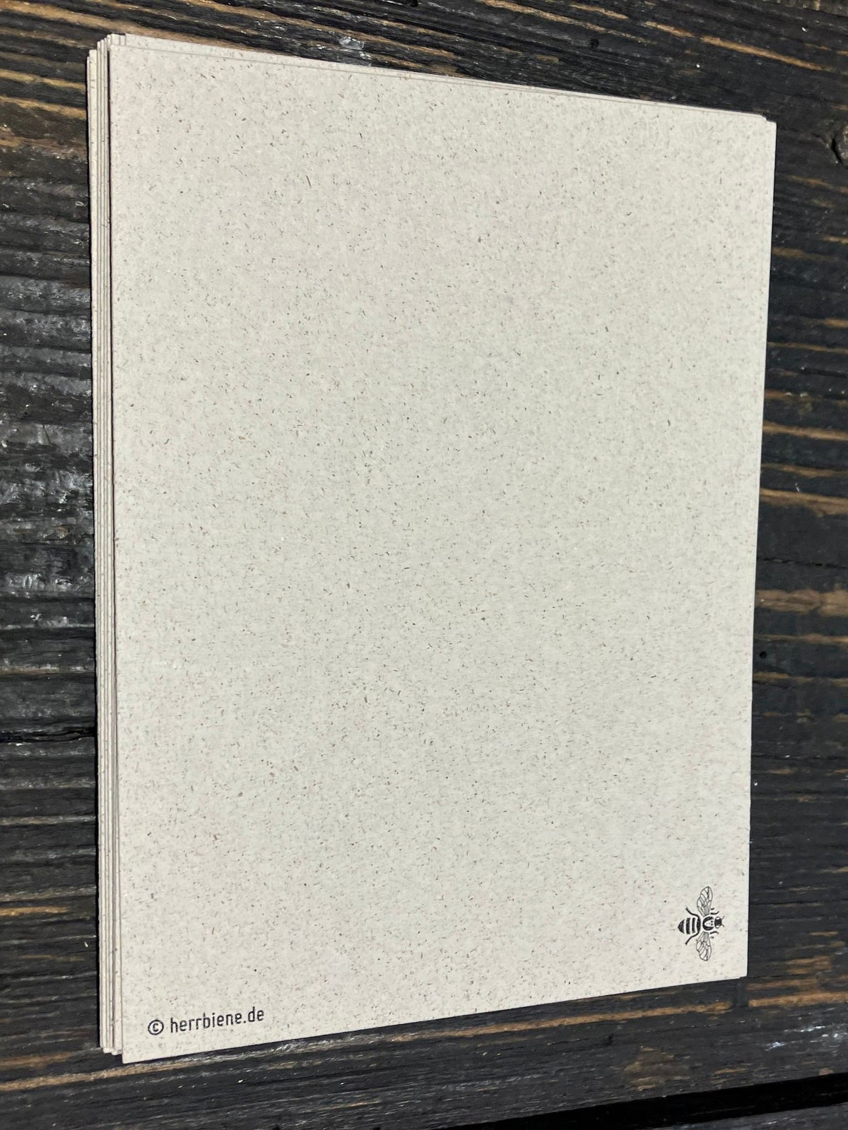 ONE LOVE 🌈 Postkarte - aus Graspapier von herr biene - Hamburg