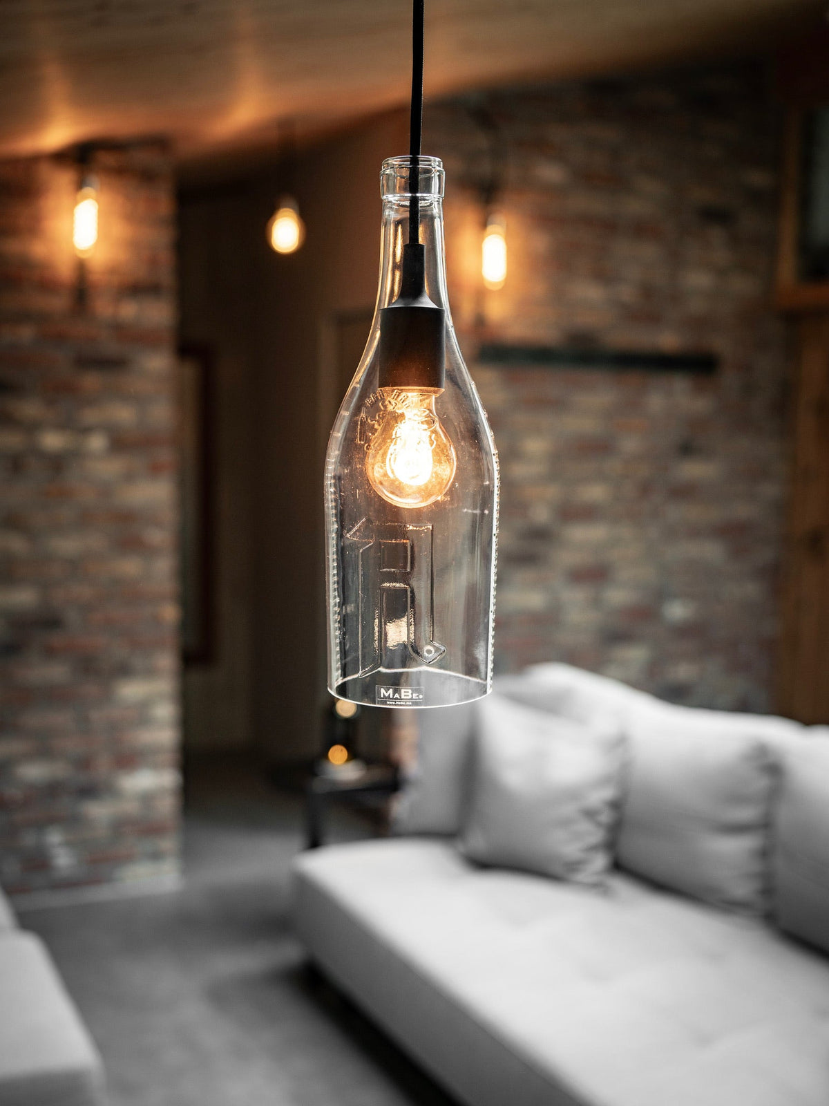 Big Bottle Pendelleuchte aus der 3l Weinbrand Flasche mit Prägung (35cm) - MaBe®