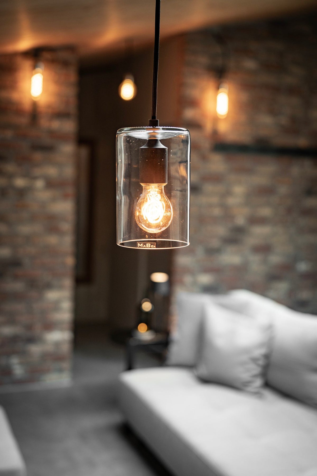 Bauhaus Licht - Pendelleuchte aus der 3l Flasche - straight & clean - MaBe®