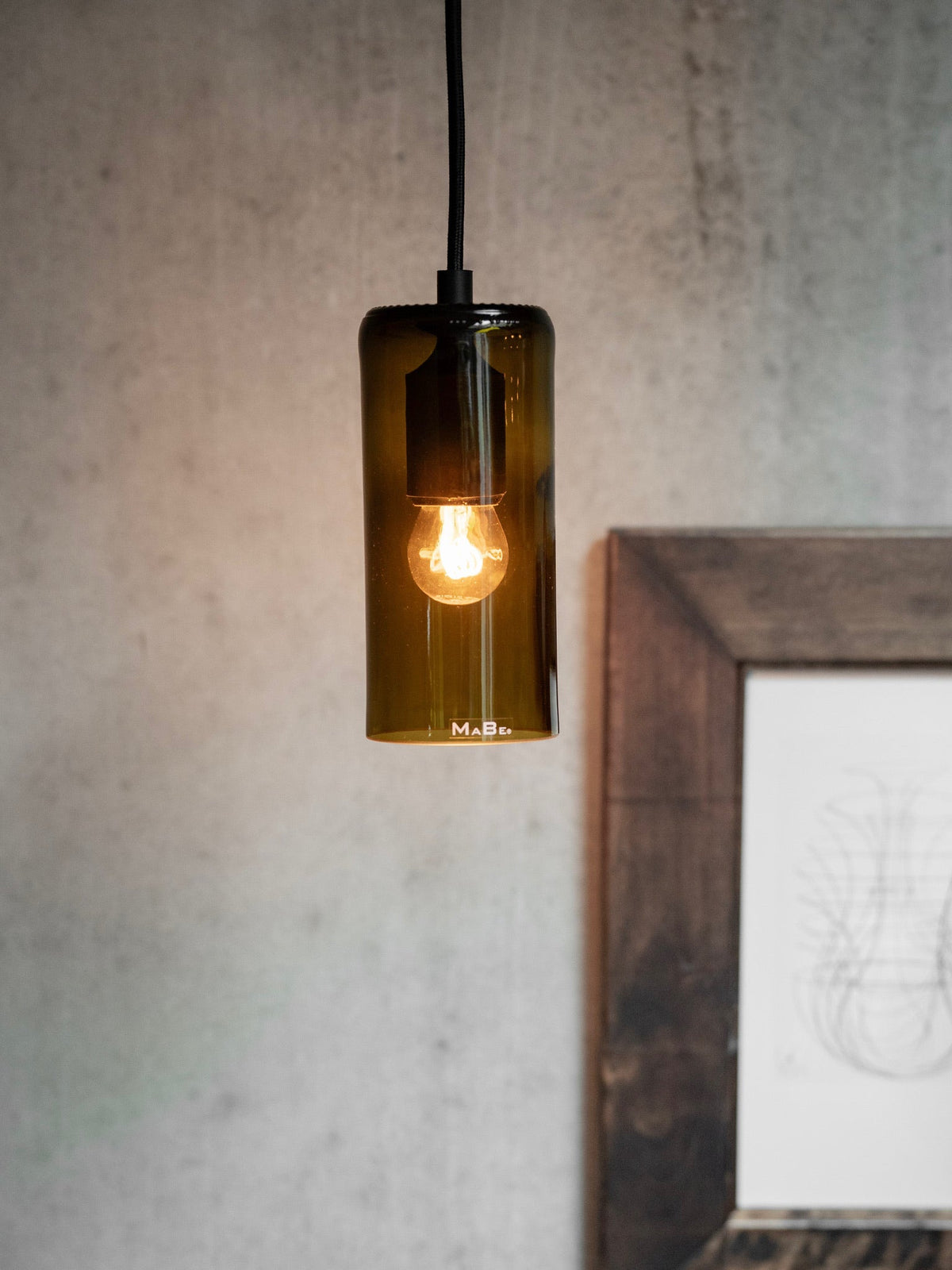 bauhaus Hängeleuchte in oliv - ohne Schnickschnack - MaBe®