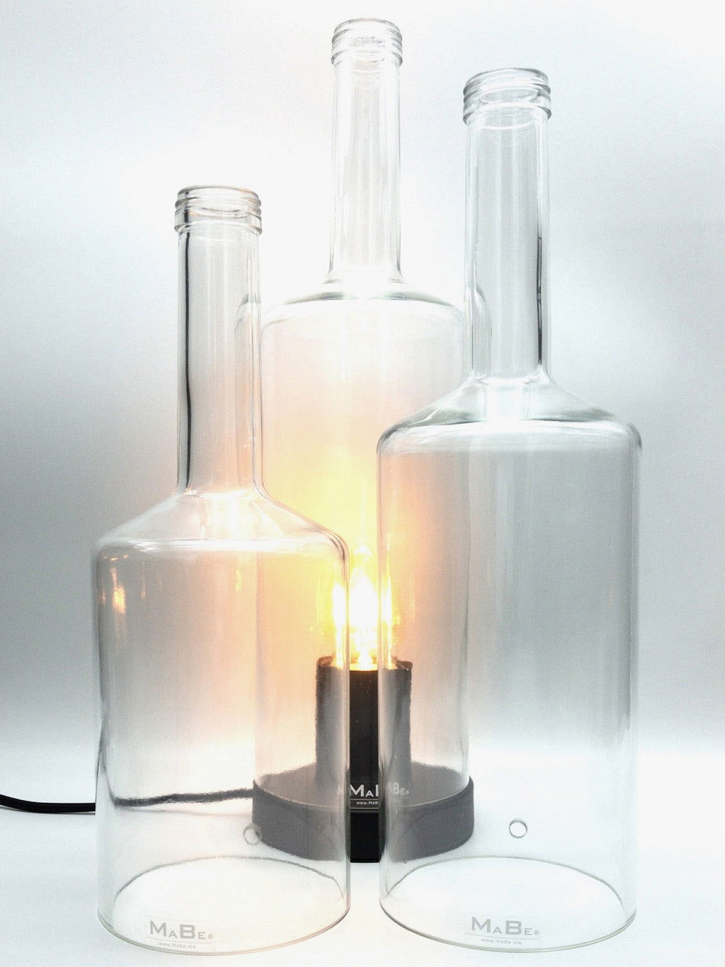 BIG BOTTLE TischLampe 2in1 (35CM) Upcycling aus der 3L Spirituosenflasche - MaBe®