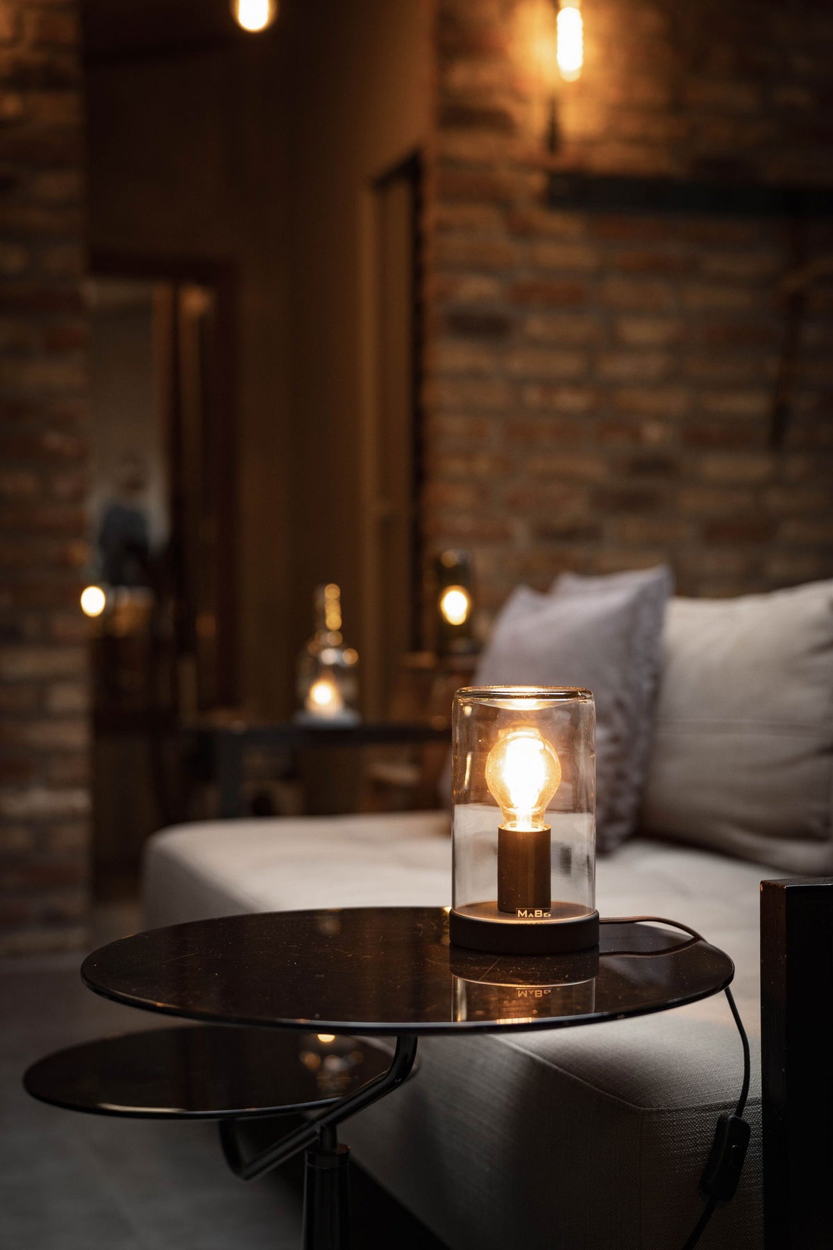Bauhaus Licht - Tischlampe aus dem Boden der 3l Flasche, 18 cm hoch - MaBe®