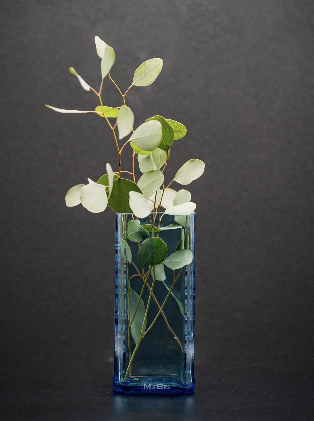 Vase aus der 1 l Bombay Flasche - einfach zauberhaft Hellblau - MaBe®