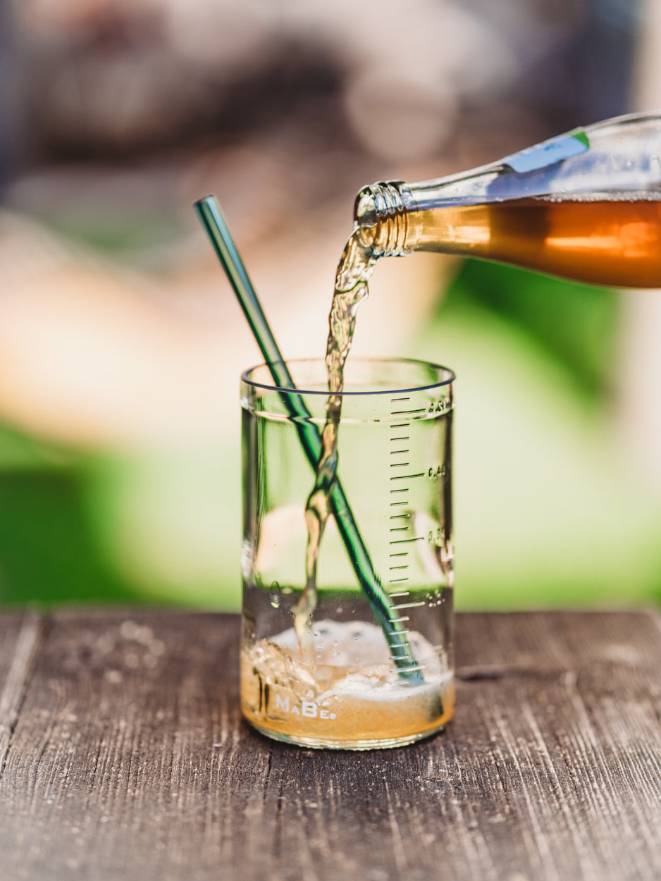 Trinkglas mit Messstrichen - Cheers