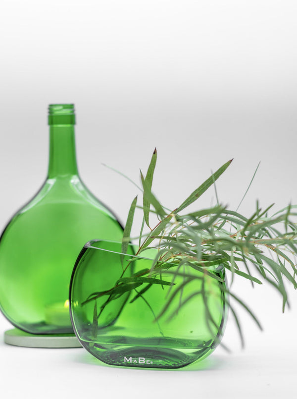 Vase aus dem Bocksbeutel in grün - toll mit Blumen, aber auch für Salzstangen - MaBe®