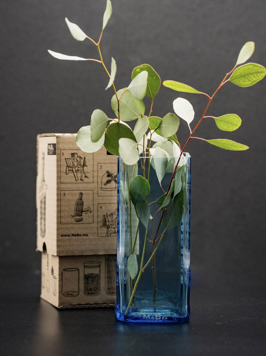 Vase aus der 1 l Bombay Flasche - einfach zauberhaft Hellblau - MaBe®