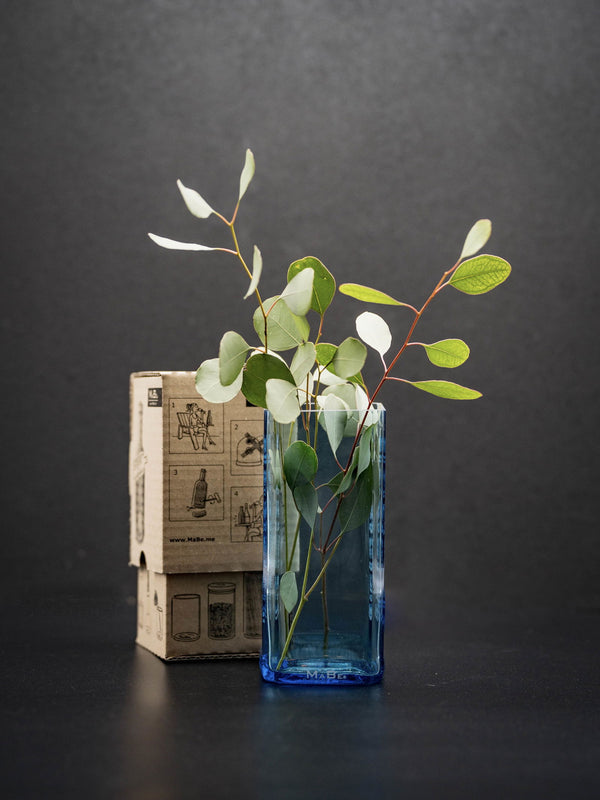 Vase aus der 1 l Bombay Flasche - einfach zauberhaft Hellblau - MaBe®