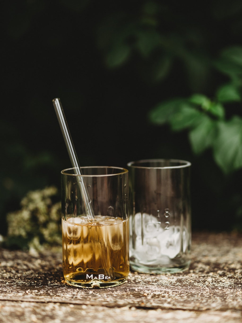 Wunderschönes Trink Glas - witzig & mit Struktur aus der neuen französischen Aperitif Flasche