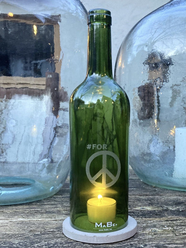 Windlicht for peace Gravur Bordeaux grün | schwarzer Untersetzer