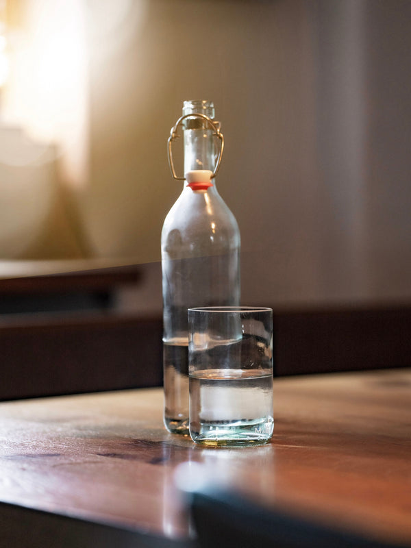 Schnappdeckel mit transparenter Flasche