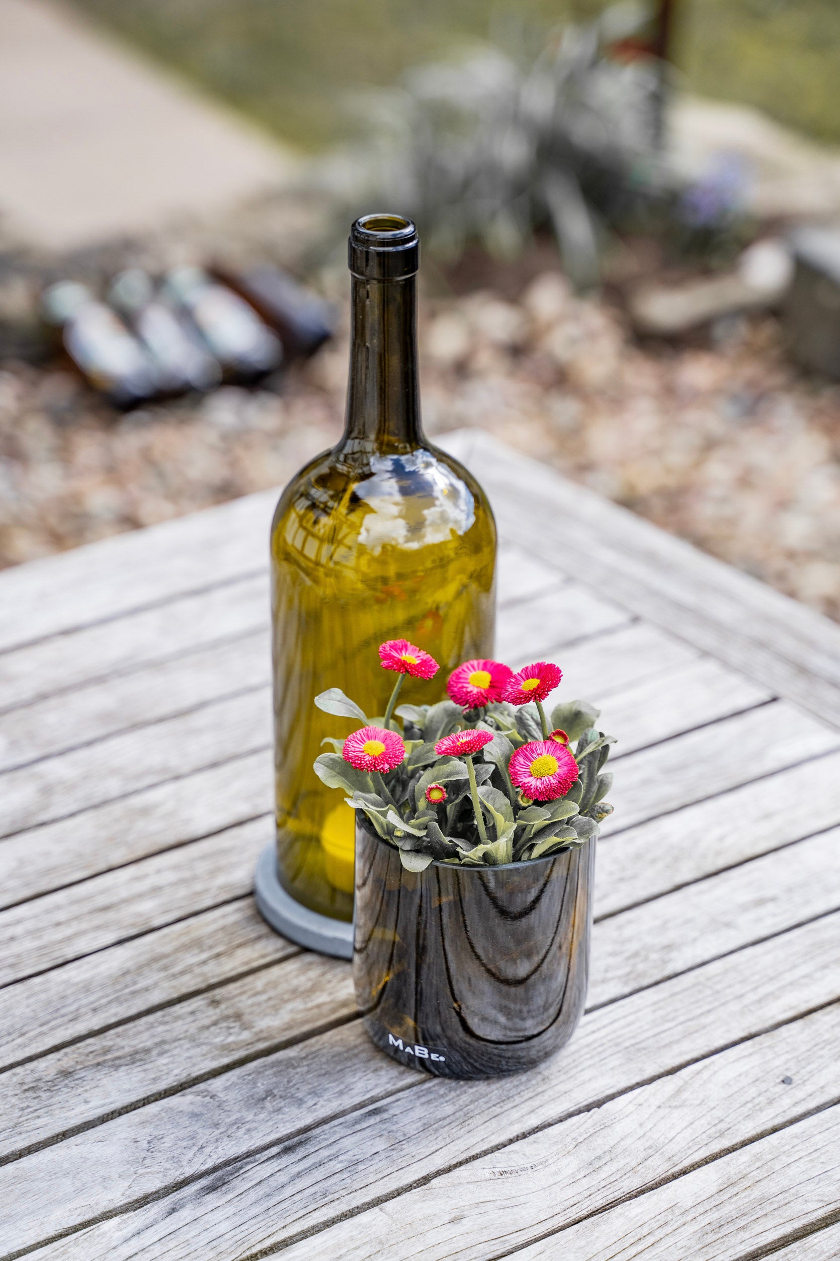 Vase aus der 1,5 l Wein Flasche oliv