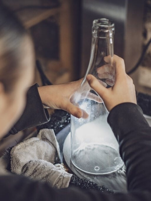 Pendelleuchte Klassik aus der Wein Flasche mit Korkmündung in transparent