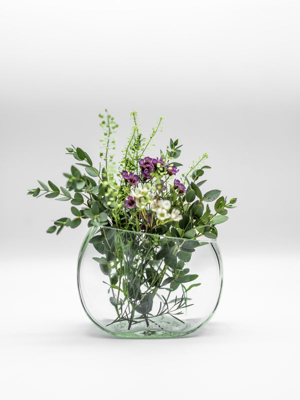 Vase aus dem Bocksbeutel in transparent