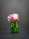 Vase aus der grünen Weinflasche - eco green product mit Herz