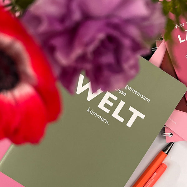 "Wir sollten uns gemeinsam um diese WELT kümmern." Dalai Lama- Heft DINA5 von CEDON