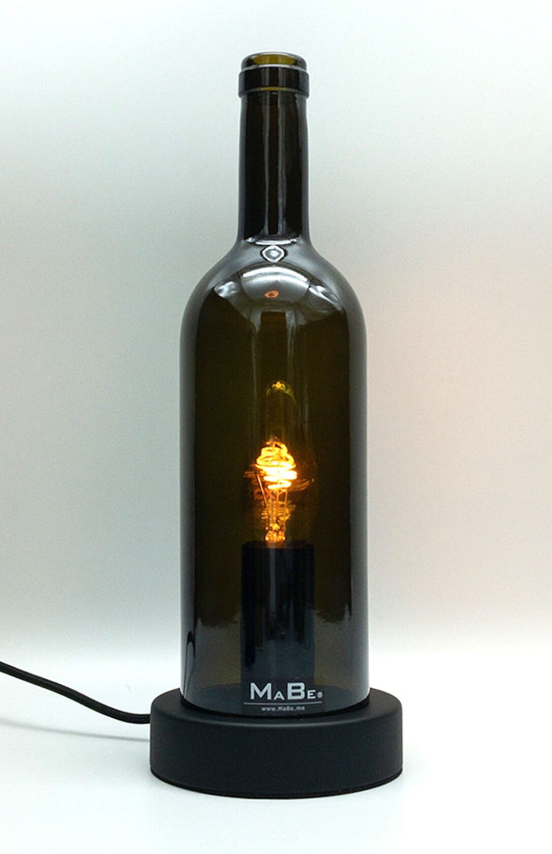Adventskranz aus der Wein Flasche in oliv und goldenen Zahlen
