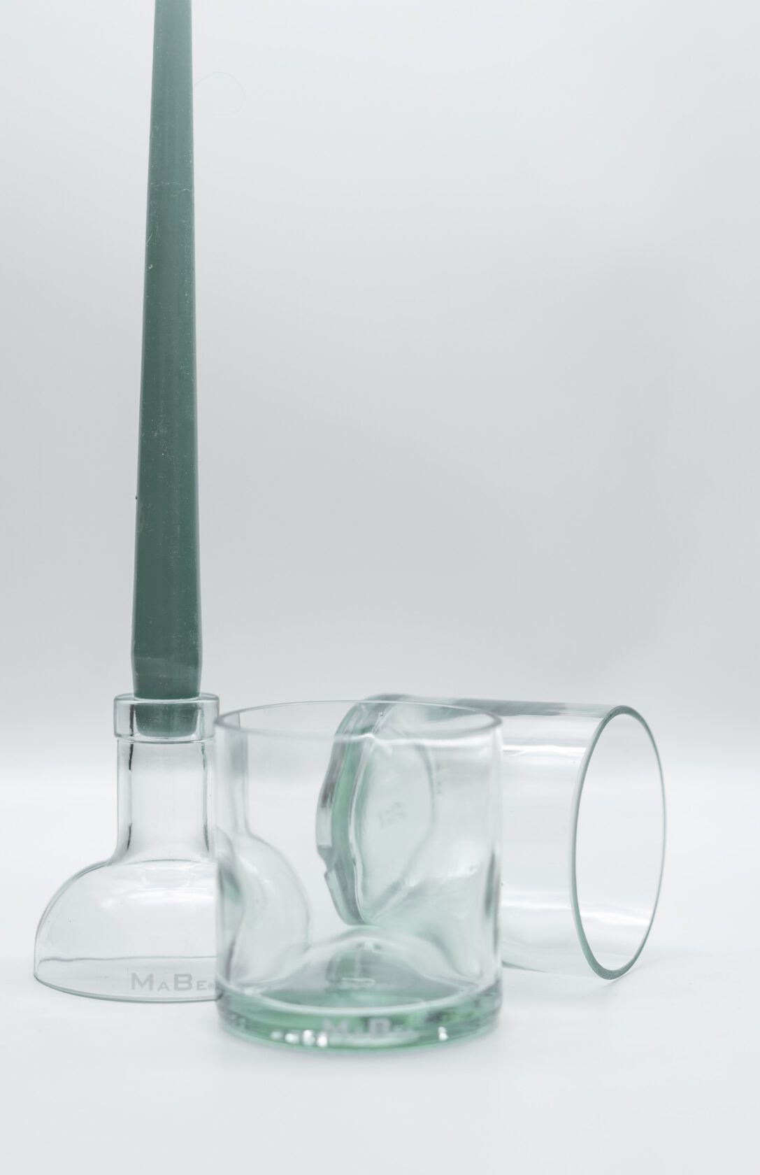 Sprirituosen Set - 2 Gläser und 1 Kerzenständer aus einer Flasche (inkl. 2 Kerzen)